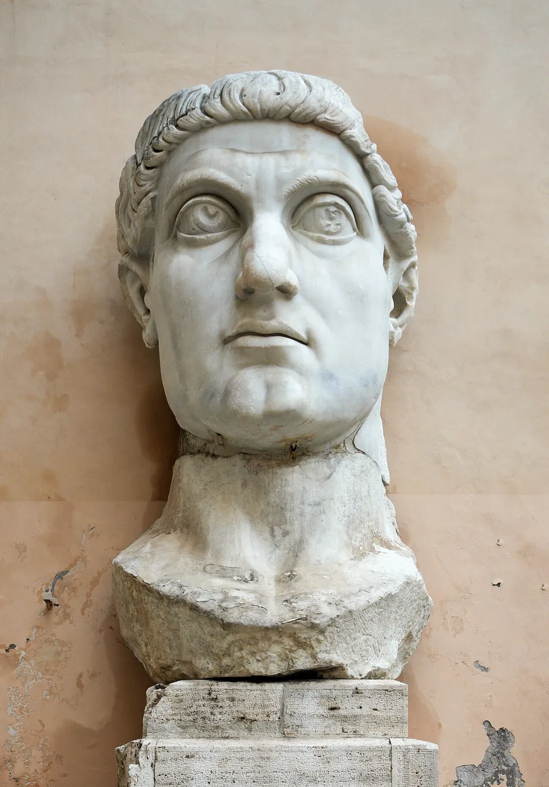 Cabeça colossal de Constantino