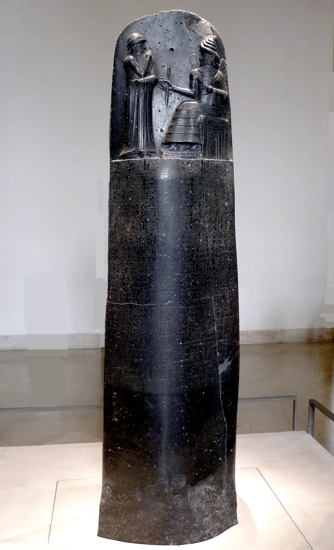 A estela do Código de Hamurabi, no Louvre